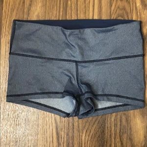 LULU LEMON shorts